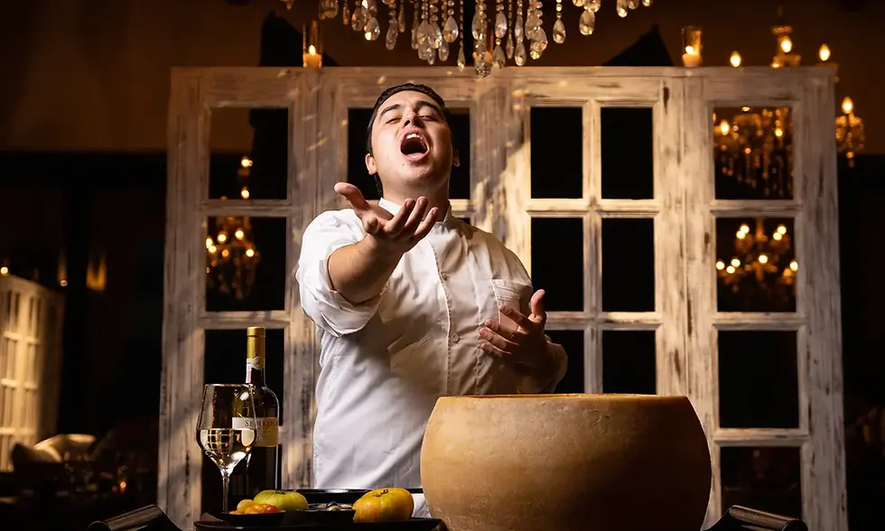 Live tenor at Parole restaurant